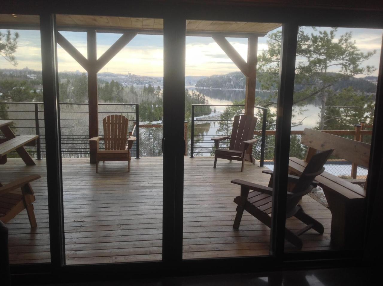 Gite Du Haut Des Arbres Saguenay Ngoại thất bức ảnh
